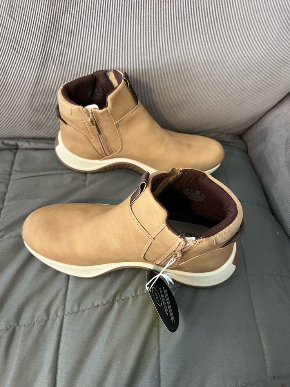 Women’s 9 Ryka ankle boots